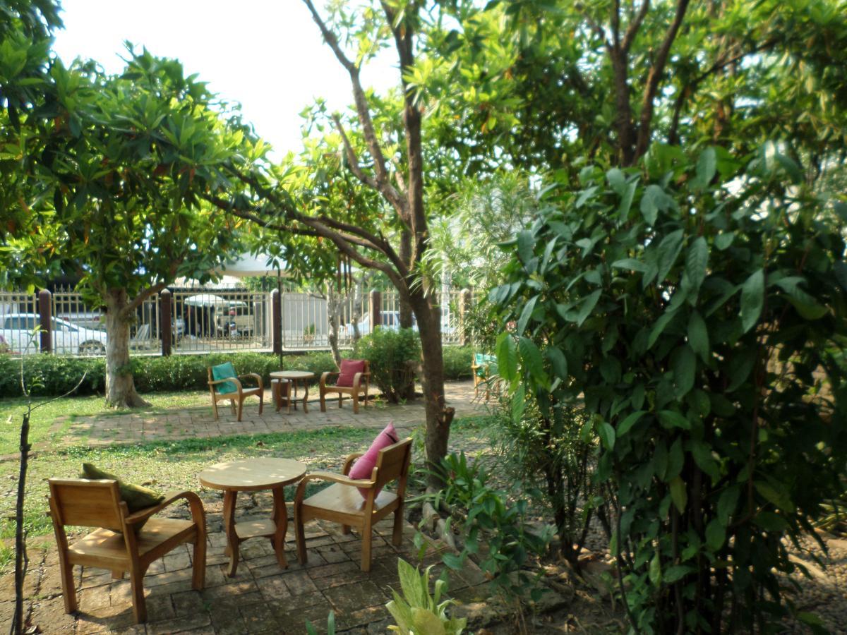 Baanwealaa Guesthouse (Adults Only) Chiang Mai Luaran gambar